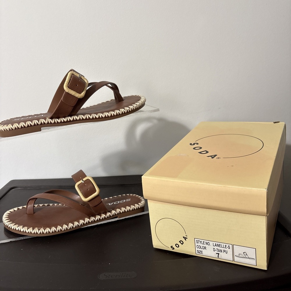 Soda Lanelle S Sandals Womens 7 Tan Flat Casual Slide Buckle Strap NIB
